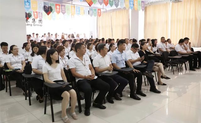 集團(tuán)七月份表彰會(huì)